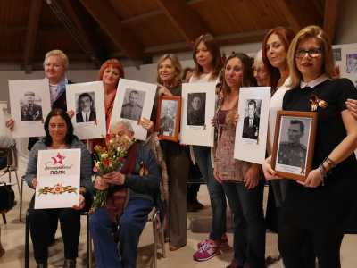 ...o si ricorda il 9 maggio il "Giorno della Vittoria", per commemorare il momento in cui nel 1945 la Russia rese pubblica la notizia della resa della Germania